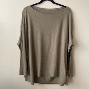 EUC - lululemon long sleeve top